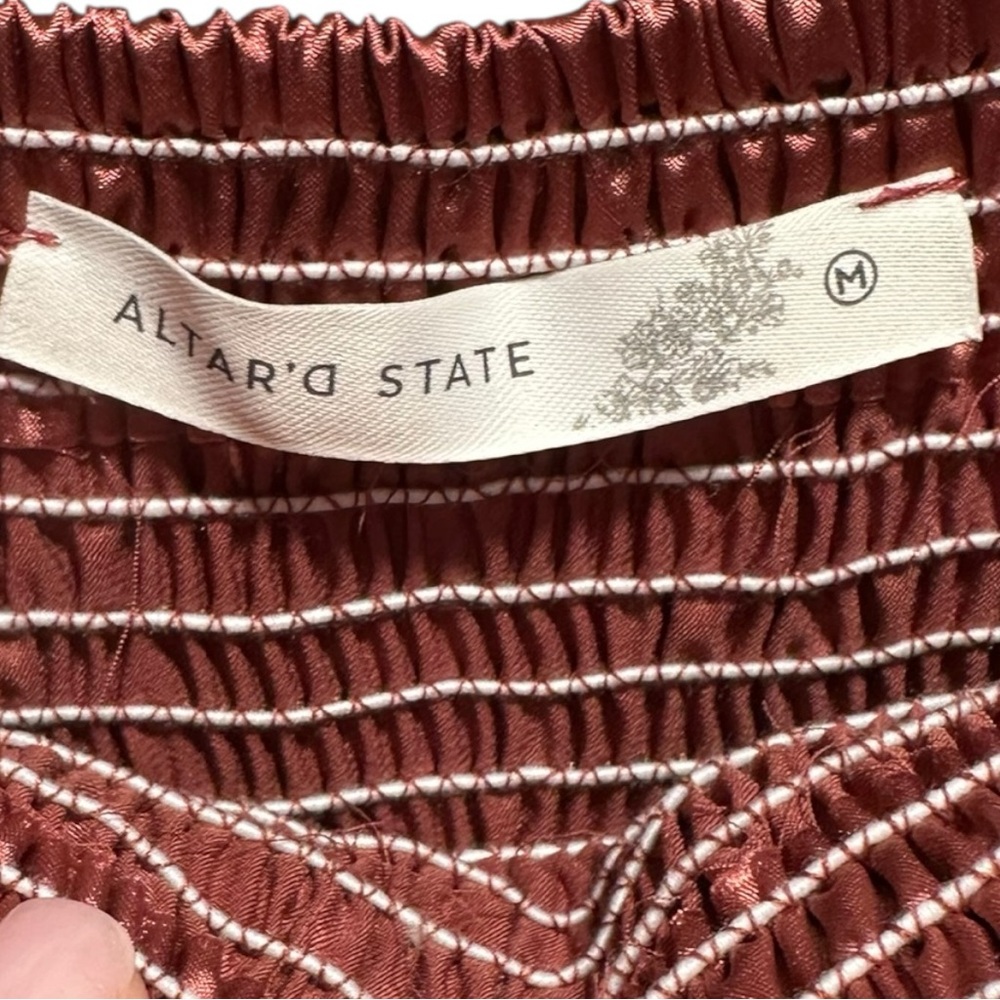 NWT Altar'd State Blush/Rust Smocked Blouse Size Medium - Picture 4 of 6